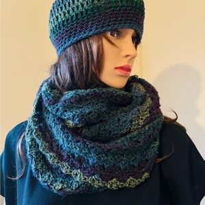 Beautiful Stunning Cowl and Hat Set  Perfect for Chilly Day